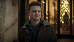 El actor Jeremy Renner está en estado critico tras sufrir un accidente en la nieve