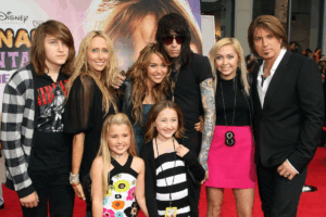 Miley Cyrus y la familia: Rumores y Realidades