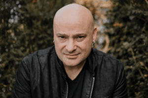 Compromiso de David Draiman en Concierto Sorprendente