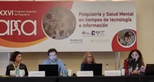 Mesa Redonda AAPI: Artistas y Ejecutivos Hablan