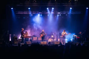 Wilco en Chile: Un Concierto de Nostalgia y Emoción